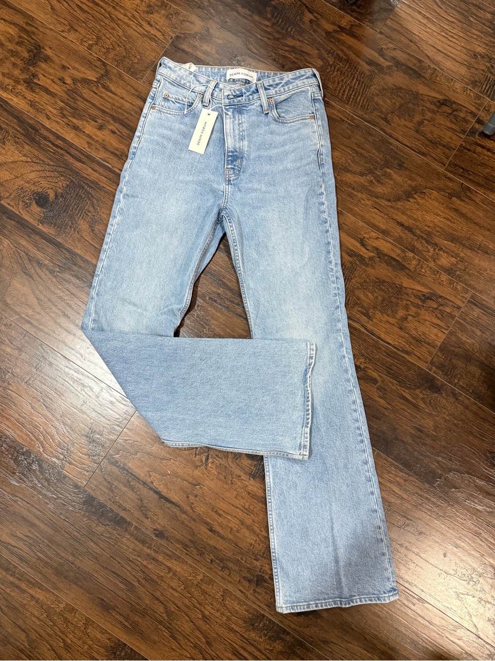 Aritzia Light Wash Straight Leg Jeans